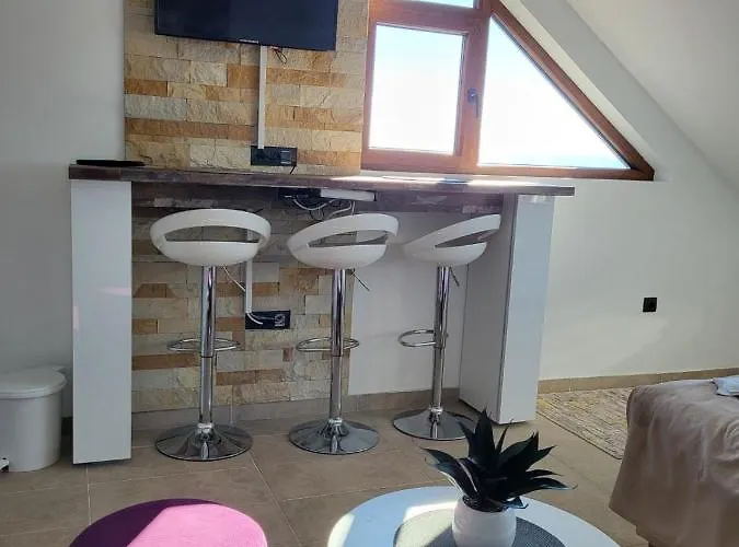 Kloudscape Milmari & شقة